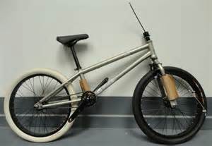 Riding Without A&nbsp;Handlebar